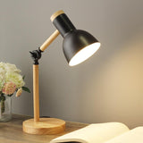 Tafellamp met houten afwerking in Scandinavische stijl
