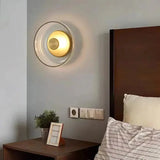 Moderne wandlamp met ronde kap