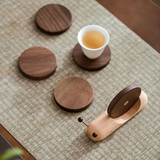 Scandinavische Walnoot Onderzetters - Minimalistisch Design & Duurzaamheid