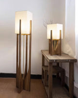 Walnotenhouten Vloerlamp | Minimalistisch & Sfeervol