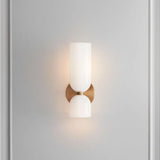 Glazen Wandlamp met LED Technologie: Een Verbinding van Elegantie en Functionaliteit