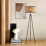 Rieten Driepoot Vloerlamp – Natuurlijke Elegant met Moderne Stijl
