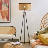 Rieten Driepoot Vloerlamp – Natuurlijke Elegant met Moderne Stijl