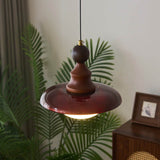 Hanglamp met houten accenten