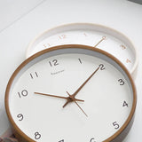 QuietOak - Elegante analoge wandklok met stille beweging