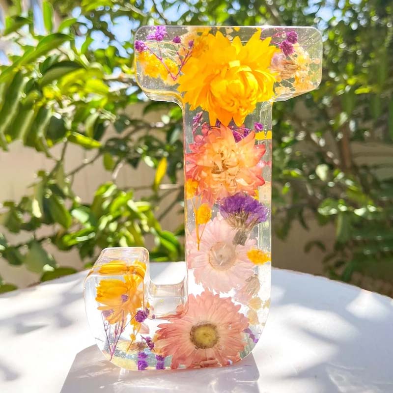 Nachtlampje van kunsthars met bloemenpatroon