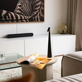 Elegante LED-tafellampe met modern, slank ontwerp en touch-knop