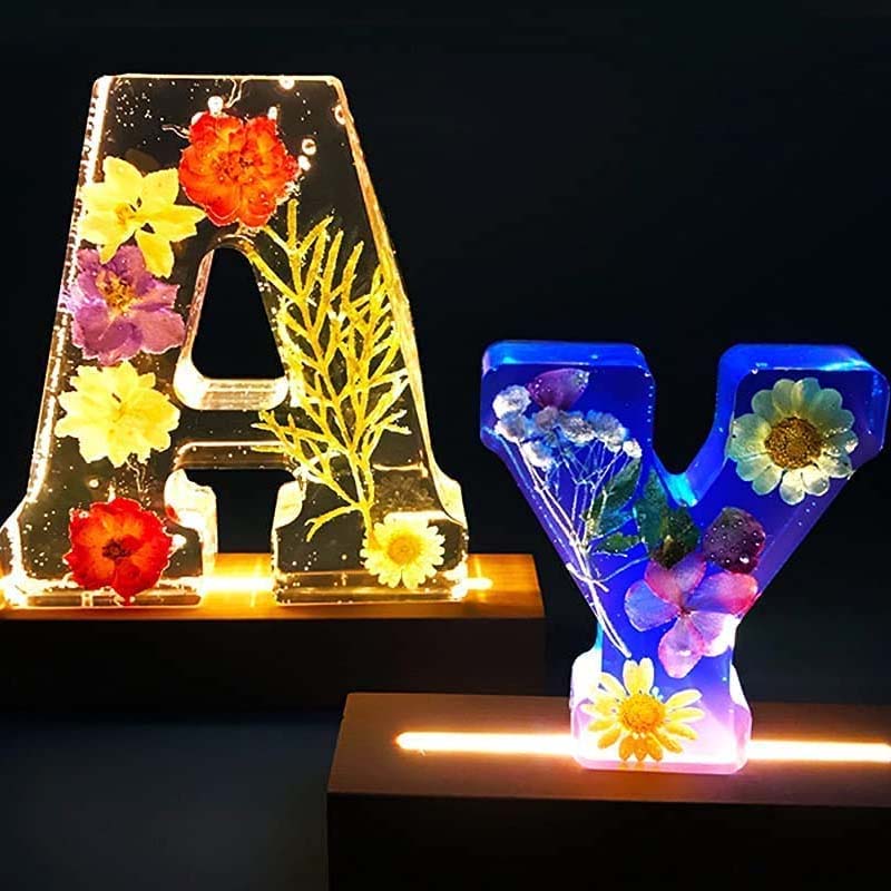 Nachtlampje van kunsthars met bloemenpatroon