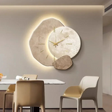 LunaWood Accent Wandklok – Natuurlijke Elegantie met Zacht LED‑Schijnsel