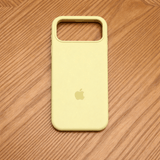 VELVIGUARD – MagSafe-compatibele siliconen hoes met soft-touch oppervlak voor iPhone