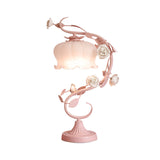 RosaGlo™ Stijlvolle Bedekte Rozenlamp – Tijdloze Elegant met een Romantische Glans