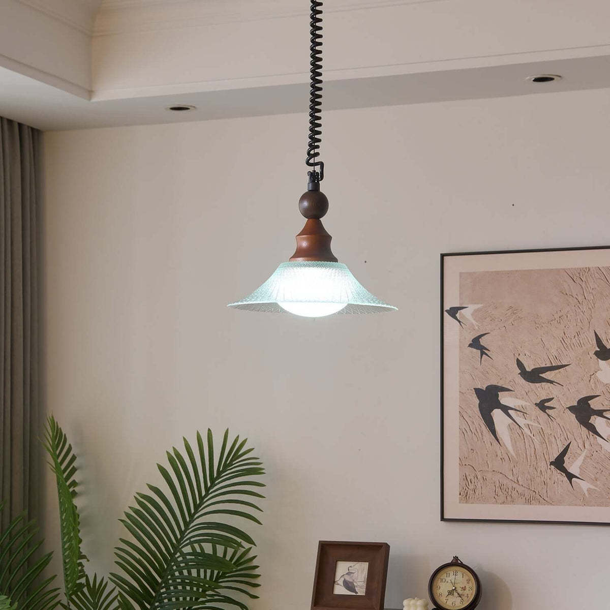 Hanglamp met houten accenten
