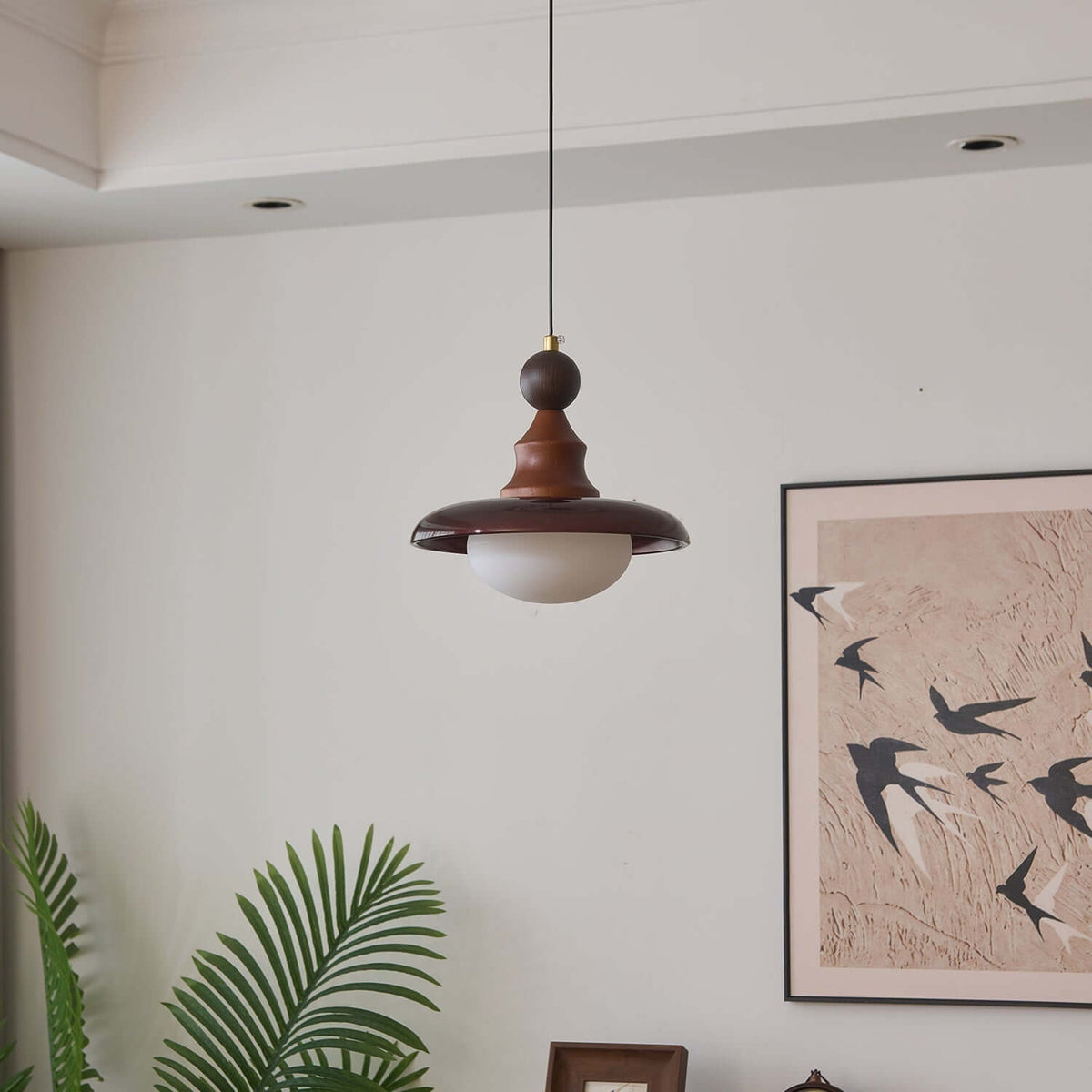 Hanglamp met houten accenten