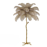 Hoge lamp met veren die luxe in elk interieur brengt!