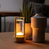 Retro Lamp | Verlicht je ruimte met tijdloze elegantie!