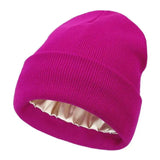 Silk Chic | Zeg vaarwel tegen winterhaarproblemen met zijden beanies!