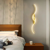 WaveGlow – Moderne Gebogen Wandlamp