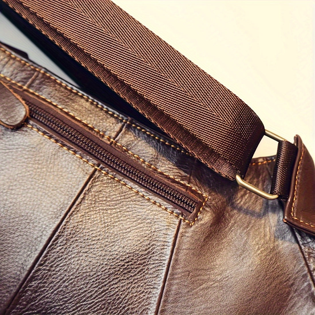 Vintage Classic Leren Slingtas – Compact en Duurzaam