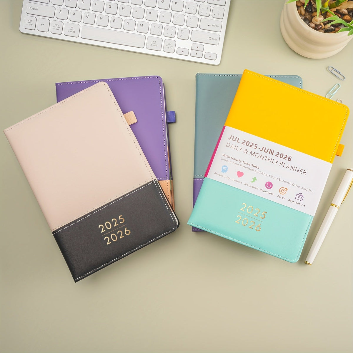 2025-2026 planner met maand- en dagschema | Agenda | Luxe lederen planner met tabs en opbergvak