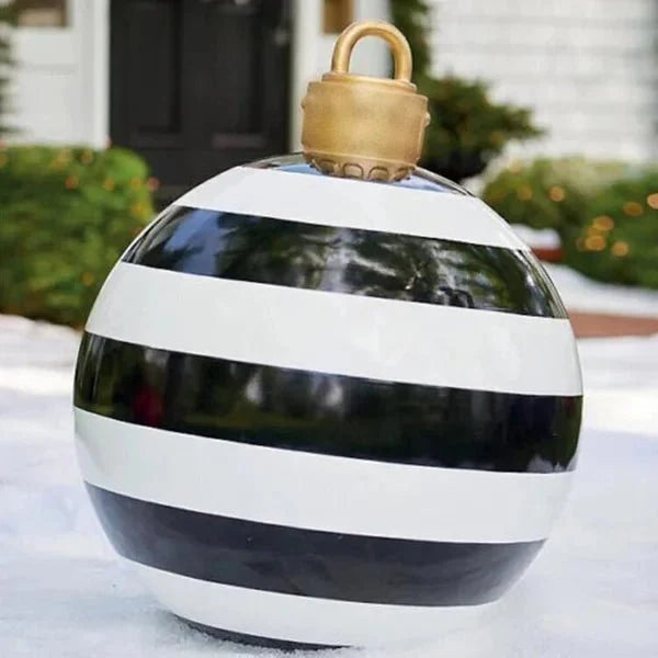 MegaSphere | Draai hoofden en verspreid vrolijkheid met deze enorme kerstballen!
