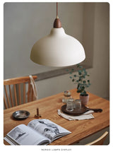 Moderne Hanglamp met Houten Accent – Minimalistisch Design