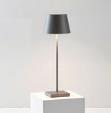 Moderne LED tafellamp met touch-schakelaar