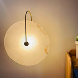 Alabaster LED Wandlamp – Elegant en Rustig Licht