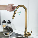 SMARTSPOUT – Keukenkraan met uittrekbare uitloop in antiekbrons en aanraaksensor