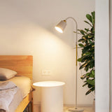 Minimalistische vloerlamp met ronde PVC-kap