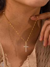 Kruis Hanger met Gouden Afwerking, Glanzende Zirkonia en Spirituele Stijl