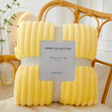 StripeWarm – Brede flanellen fleece deken met streepjespatroon