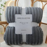 StripeWarm – Brede flanellen fleece deken met streepjespatroon