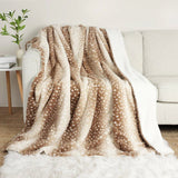 WILDCOZY – Knusse Berenveldeken met Hertenmotief – Omkeerbaar Pluche Comfort