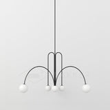 Elegante verlichting die verfijning toevoegt aan elk interieur