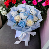 Boeket Van Gekleurde Synthetische Bloemen Met Hello Kitty Figuren Voor Cadeaus En Decoratie