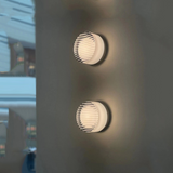 Moderne Ronde LED Wandlamp – Strakke Frosted Glas Ontwerp voor Zachte Sfeer