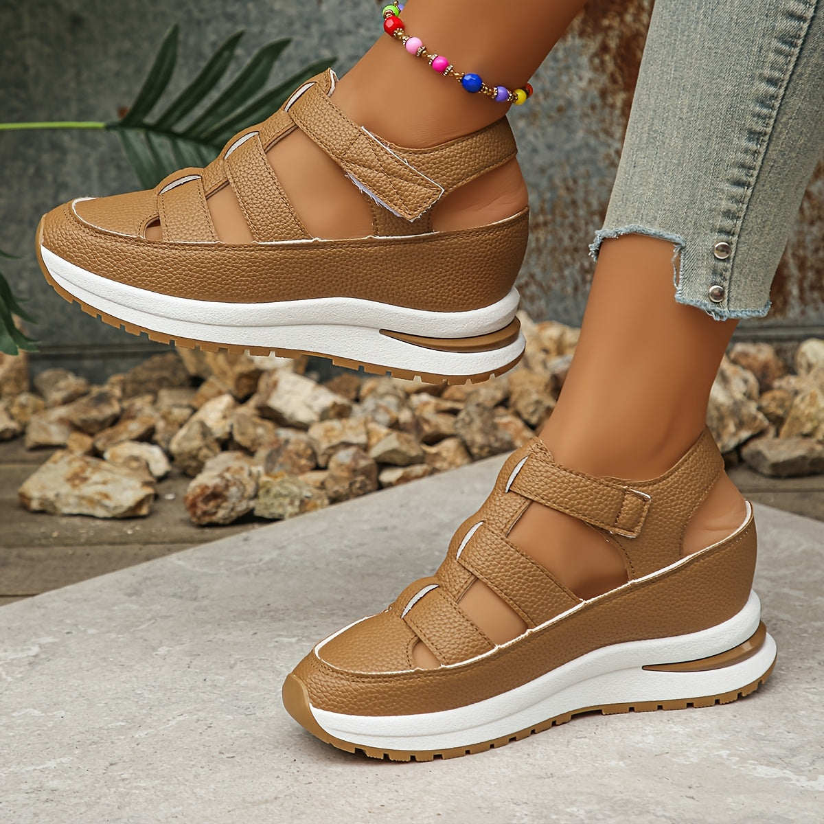 Platformsandalen – Klittenbandjes & Gewatteerde Zool