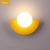 Moderne LED wandlamp in geometrische halve cirkel stijl