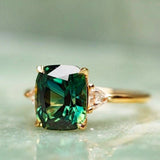 Vierkante Smaragd Ring – Elise
