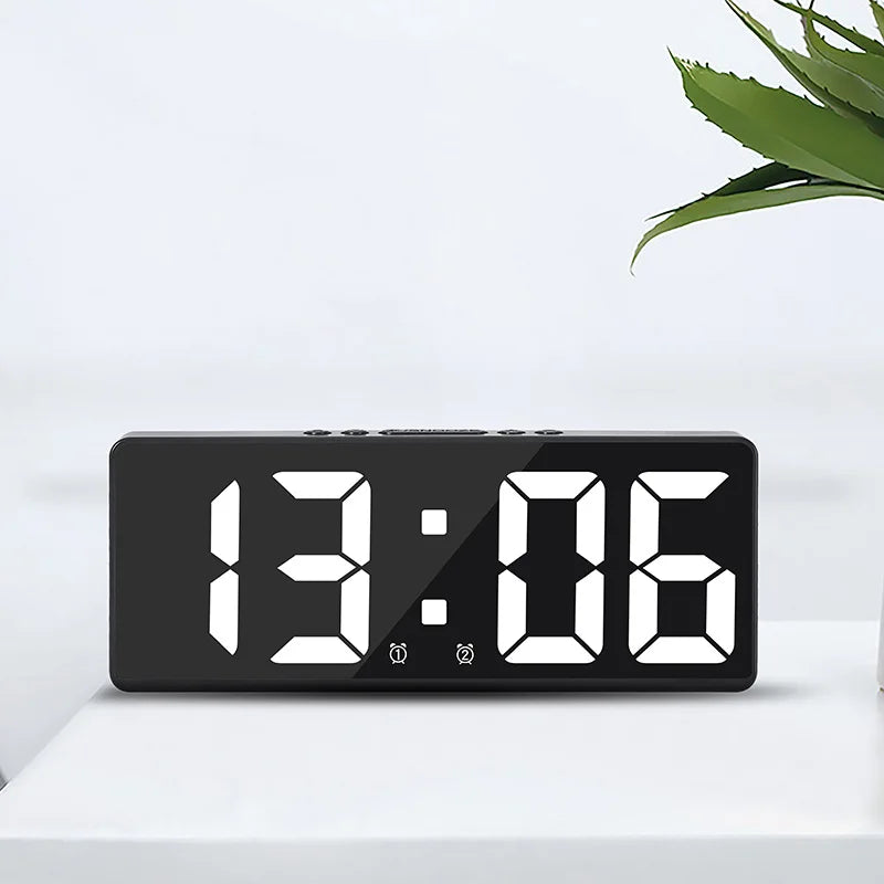 Eenvoudige Led Klok Kleurrijk Lichttemperatuur Kalender Wekker Creatieve Klok