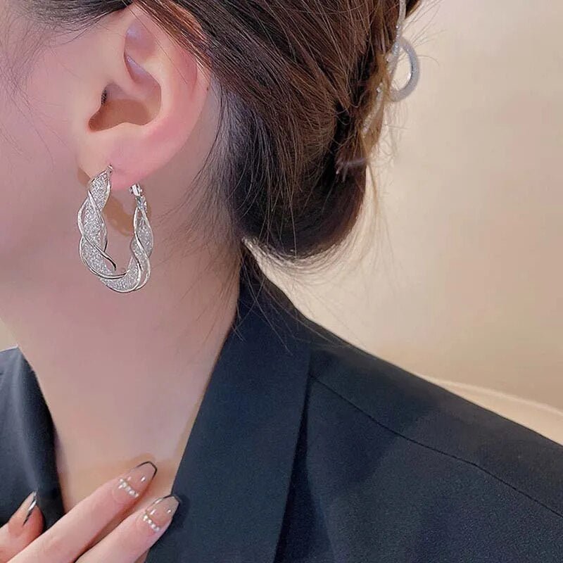 TwistElegance | Verhoog je stijl met gedraaide elegantie!