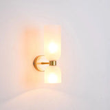 Elegante wandlamp met rookglas en gouden afwerking – dubbele lichtbron