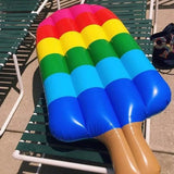 Opblaasbare Zwembad Float in IJsje Vorm – Vrolijke Regenboog Lounge voor het Zwembad
