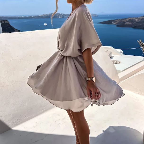 GITA | Chique Mini Jurk Voor Dames Met V-Hals - Zomers, Elegant & Luxe