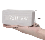 WoodSense LED-Houten Klok – Spraakgestuurd & Stijlvol voor Elke Ruimte