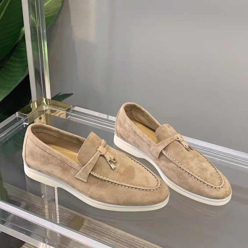 Selin | Suède Dames Loafers | Tijdloze Elegantie | Zachte Luxe Voering | Verkrijgbaar in Zwart, Beige, Abrikoos | Geschikt voor Formele en Casual Gelegenheden | Hoogwaardig Materiaal | Comfortabele Pasvorm | Maten 35-43
