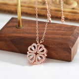 LuckyHeart Omarm het geluk met deze hartverwarmende charm!