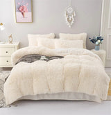 FuzzyHaven | Verander je bed in een knusse haven met deze pluche driedelige beddelenset!