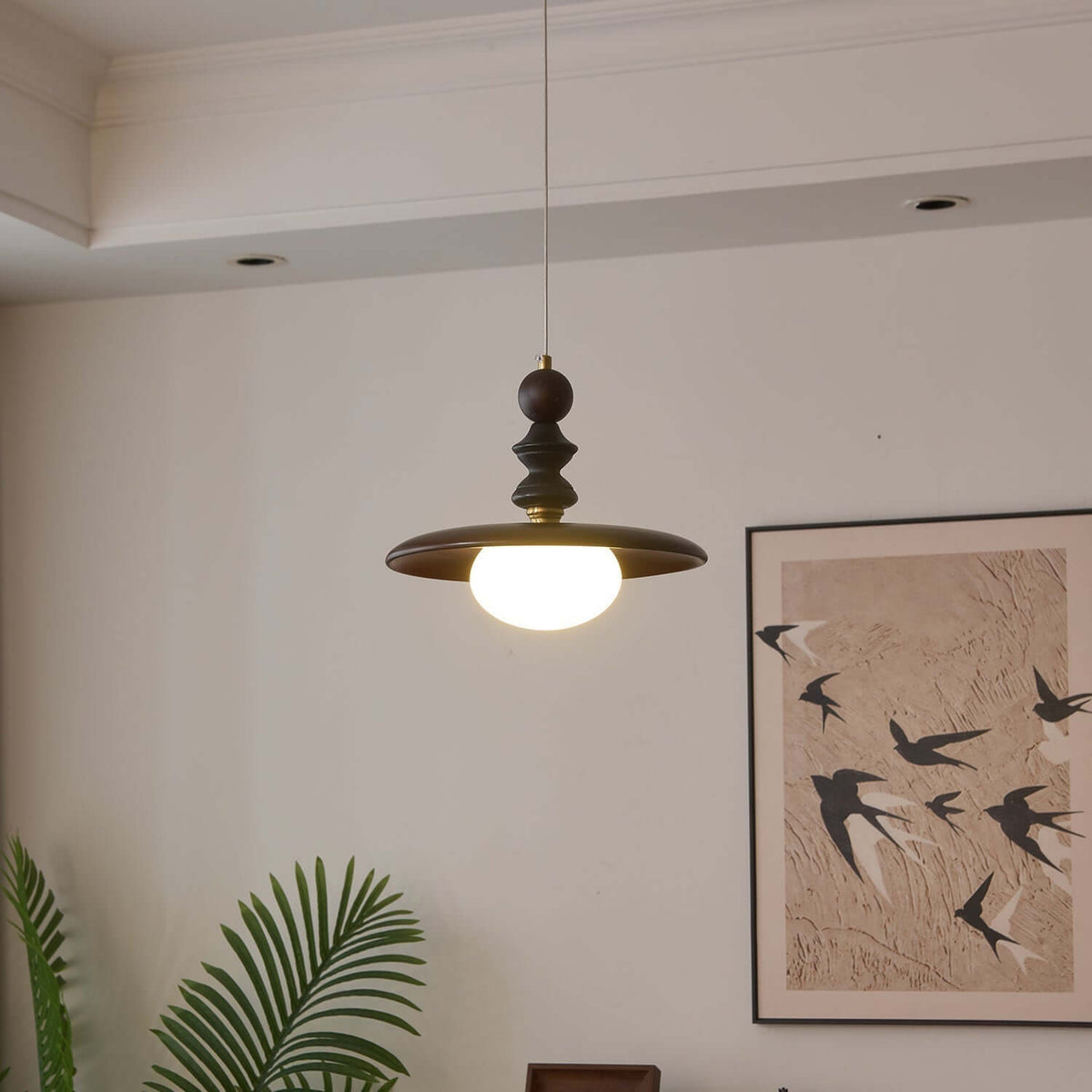 Hanglamp met houten accenten