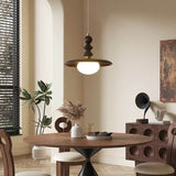 Hanglamp met houten accenten
